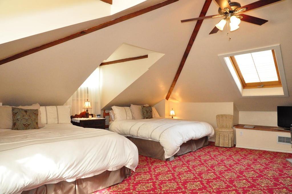 Brockamour Manor Bed And Breakfast 나이아가라온더레이크 외부 사진