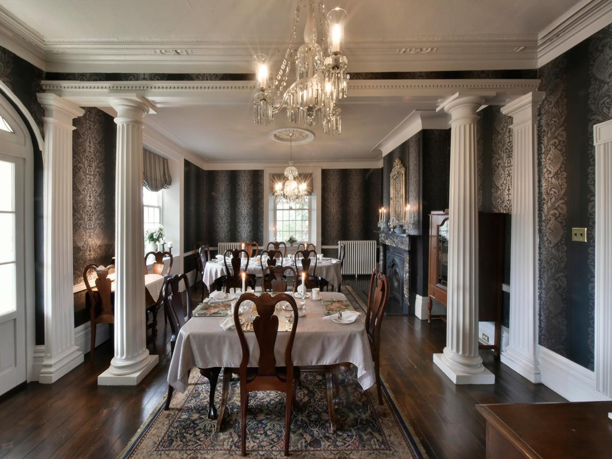 Brockamour Manor Bed And Breakfast 나이아가라온더레이크 외부 사진
