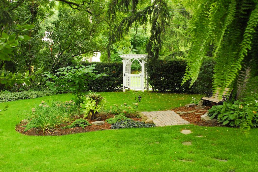 Brockamour Manor Bed And Breakfast 나이아가라온더레이크 외부 사진