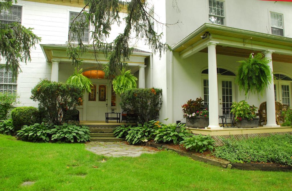 Brockamour Manor Bed And Breakfast 나이아가라온더레이크 외부 사진